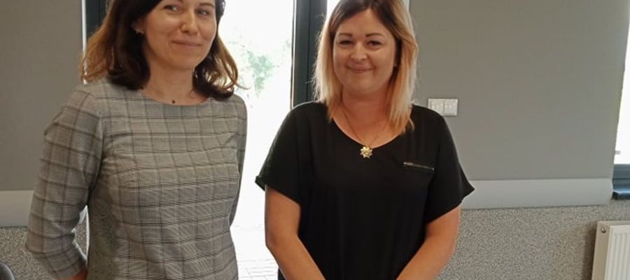 Od lewej: Lucyna Górnik, zastępczyni burmistrza Susza i nowa sołtyska Bronowa Liliana Suchocka