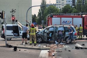 Poważny wypadek w Olsztynie. Dwie osoby w szpitalu