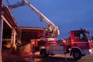 Groźny pożar w zakładach „Prawda” w Olecku. Palił się budynek kotłowni