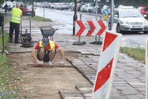 Rusza remont chodnika na ul. Sybiraków w Olsztynie. Co z resztą?