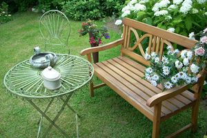 Piękne i nowoczesne ławki ogrodowe