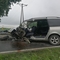 Zderzenie karetki z osobówką, do tego zakleszczeni i nieprzytomni kierowcy 