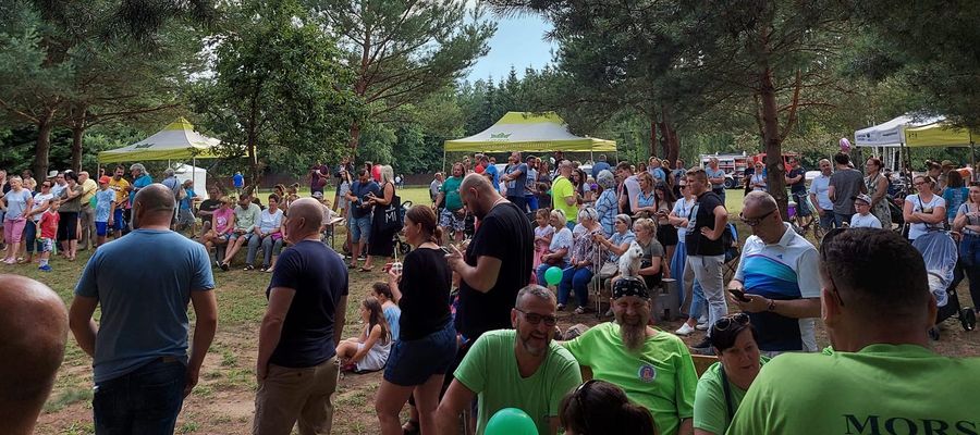 Na skwerze i boisku wiejskim w Karwiku odbył się Muzyczny Piknik Charytatywny Powitanie Lata 2021