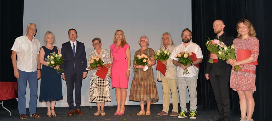 Nagrodzeni twórcy i gospodarze wydarzenia w Olsztyńskim Teatrze Lalek 