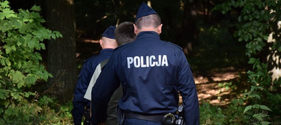 Na pomoc zagubionej parze ruszyli policjanci i lesnicy z Elbląga