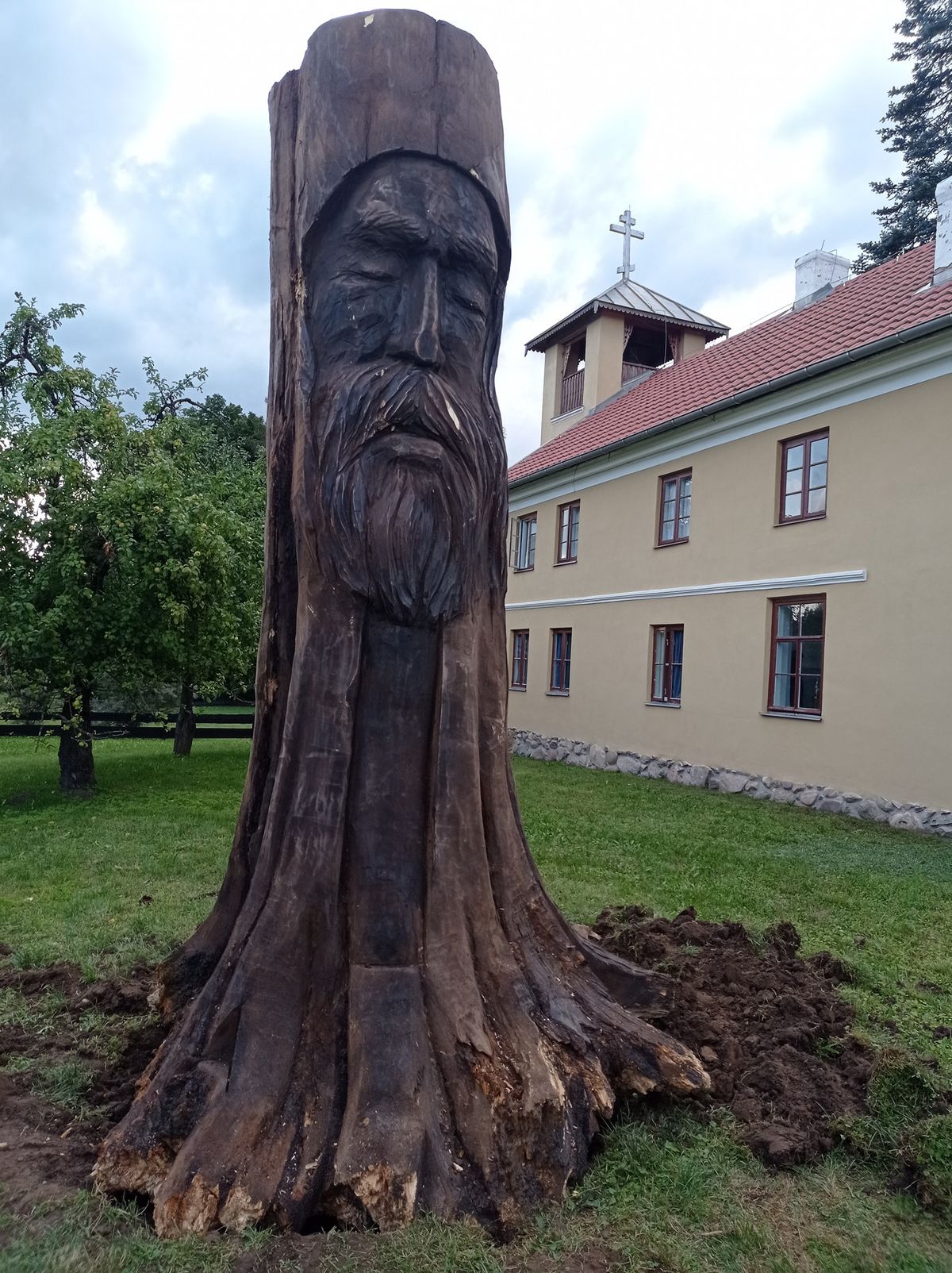 Efektem tygodniowej wspólnej pracy artystów jest rzeźba „Paweł Pruski”