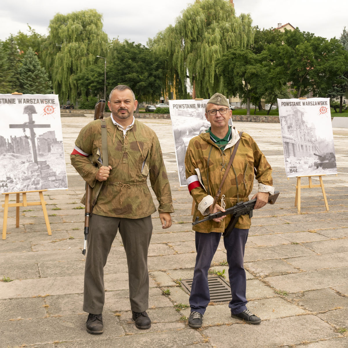 Uroczystości zorganizowało Stowarzyszenie Patria. Na zdjęciu Tomasz Kubat oraz Piotr Sekita (Prezes Stowarzyszenia) 2021 r.