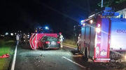 Tragiczny wypadek na DK15 w Głęboczku. Uderzył osobówką w maszynę rolniczą, zginął na miejscu