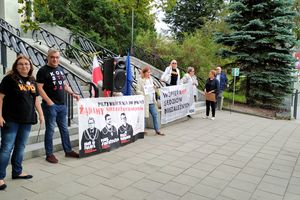 Marta Kamińska: Sytuacja sądownictwa w Polsce jest trudna. Kolejny protest KOD-u  przed sądem w Olsztynie [ZDJĘCIA]