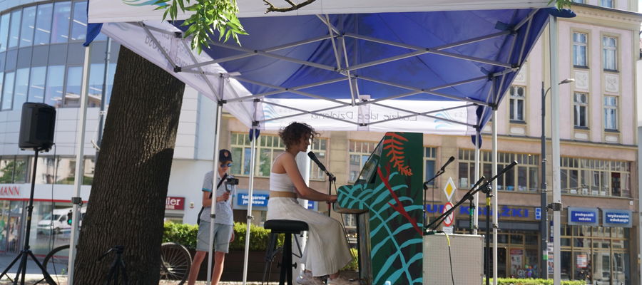 Akcja Open Piano odbywała się już na Zatorzu, przy Urzędzie Miasta. Teraz 17 sierpnia muzyczny happening czeka nas przy Liceum Ogólnokształcącym nr I.