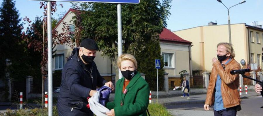 Skwer im. artysty otwarto w Mławie w październiku 2020 roku