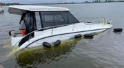 Ratownicze motopomy ocaliły houseboat'a