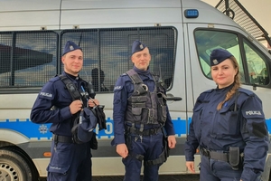 Policjanci z Olsztyna uratowali życie mężczyźnie. Gdy stracił oddech, przystąpili do reanimacji