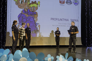 Poznajcie Polę – policyjną „pomocniczkę” edukacyjnych spotkań w szkołach