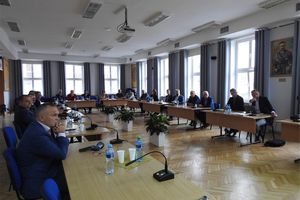 Spotkanie z wicemarszałkiem Marcinem Kuchcińskim. Samorządowcy i radni dyskutowali o ścieżkach rowerowych w powiecie nidzickim