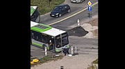Autobus nie może wykręcić. Przez remont [WIDEO]