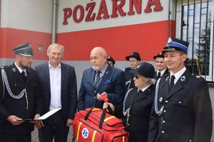 Strażacy z Ławic dostali zestaw ratowniczy