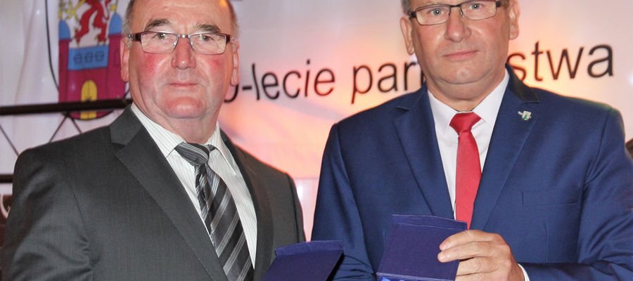 Krzysztof Pietrzykowski (z prawej) z burmistrzem Jarmen, Arno Karpem, na spotkaniu z okazji 20 lat partnerstwa między miastami