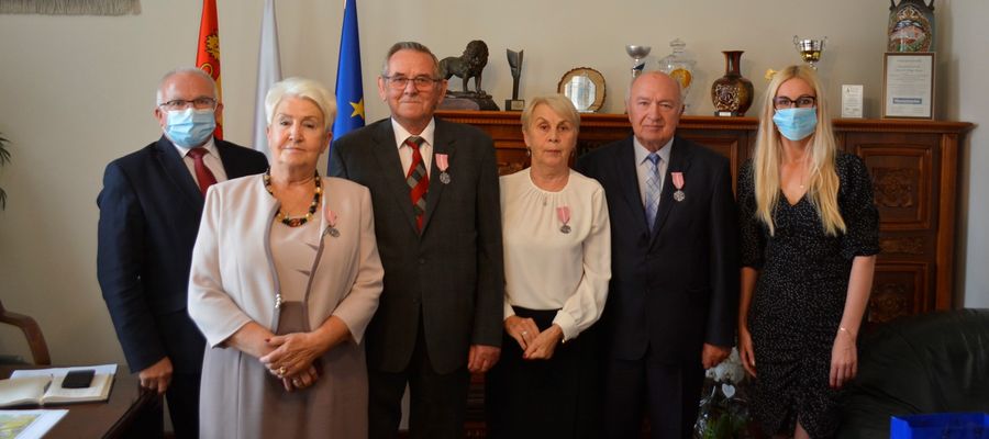 Z wizytą u burmistrza: Elżbieta i Waldemar Chojnowscy, Maria i Kazimierz Haska