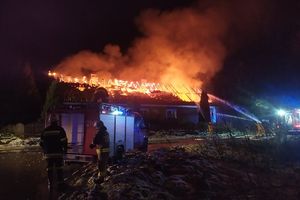Pożar domu w Niedźwiedzkich w gminie Wieliczki
