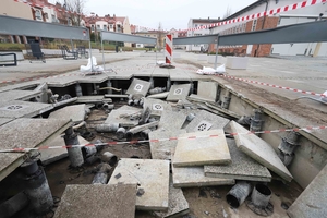 Fontanna Wolności w Olsztynie cały czas jest uszkodzona. Kiedy zostanie naprawiona?