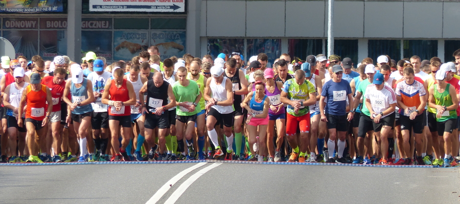 zdjęcie ilustracyjne — start Iławskiego Półmaratonu 2018