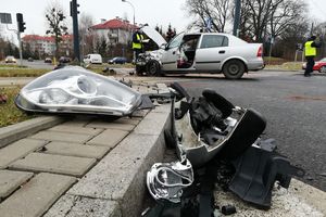 Kobieta w ciąży spowodowała wypadek na niebezpiecznym skrzyżowaniu w Olsztynie