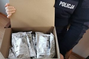 Samorząd miasta podarował policjantom narkotestery