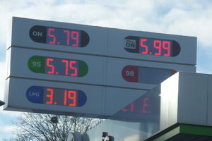  Ceny paliw poleciały w dół. Dlaczego?