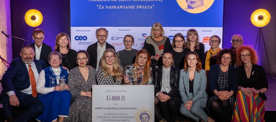 Nominowani do Nagrody im. Ireny Sendlerowej. Monika Darmofał-Karanowska trzecia do prawej w pierwszy rzędzie