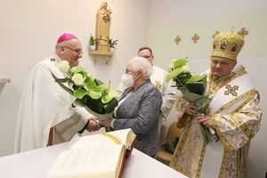 Biskupi na poświęceniu nowej kaplicy w olsztyńskim Centrum Chorób Płuc