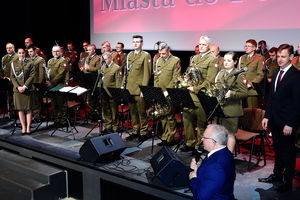 Toruńska orkiestra wojskowa wystąpiła w Kinoteatrze Harmonia