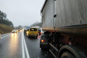 Wypadek w Kromerowie na DK16. Cztery osoby trafiły do szpitala 