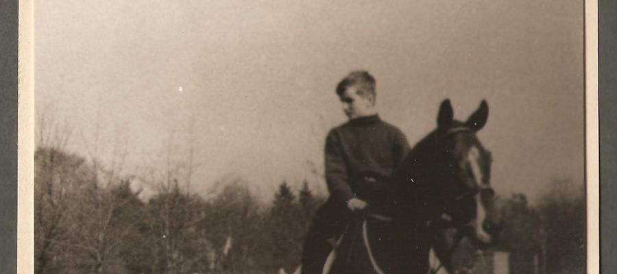 29 kwietnia 1956 roku w Olsztynie 13-letni Antek po raz pierwszy wziął udział w zawodach
