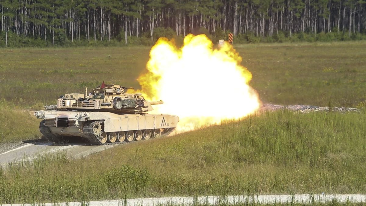 Amerykańskie czołgi Abrams w najnowszej wersji M1A2 SEPv3 w niedługim czasie mają wejść na uzbrojenie Wojska Polskiego. 