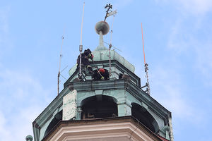 Kto naprawi iglicę ratuszowej wieży w Olsztynie?
