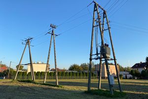 Awaria prądu w powiecie nidzickim, w województwie warmińsko-mazurskim bez zasilania pozostaje jeszcze 860 odbiorców 
