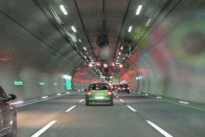 Minister Adamczyk: oddanie tunelu w ciągu Zakopianki możliwe w tym roku
