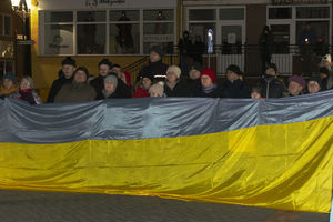 25 lutego na pl. Konstytucji 3 Maja w Bartoszycach odbył się wiec poparcia dla Ukrainy (video, galeria)