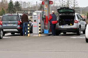 Tańsze paliwo w Polsce przyciąga kierowców z Berlina i Brandenburgii.