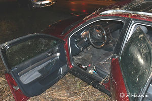 Pijany kierowca audi wypadł z drogi i dachował