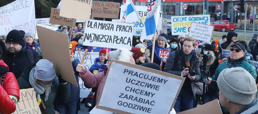 Związkowcy z Urzędu Miasta w Olsztynie już dwukrotnie protestowali swoje niezadowolenie