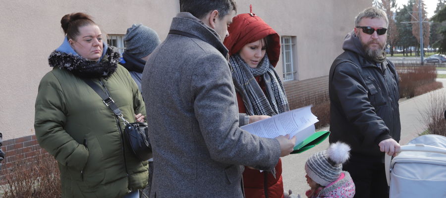 21 lutego pod Urzędem Miejskim w Elblągu odbyła się pikieta "Nigdy więcej zdalnego nauczania"