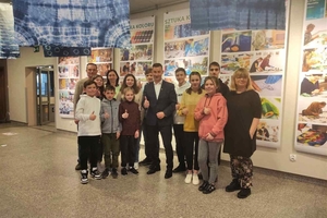 Dzieci z Ukrainy z wizytą w ECK - w roli przewodnika pani dyrektor oraz prezydent