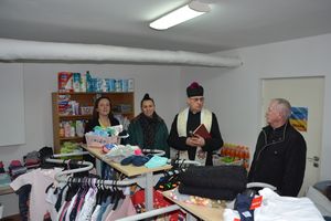 Olecko: „Półki dobra” dla uchodźców z Ukrainy 