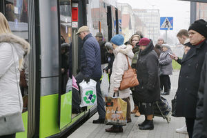 Od dziś obywatele Ukrainy mogą jeździć komunikacją miejską w Olsztynie za darmo