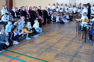 Święto Patrona w Szkole Podstawowej im. Jana Pawła II w Łąkorzu