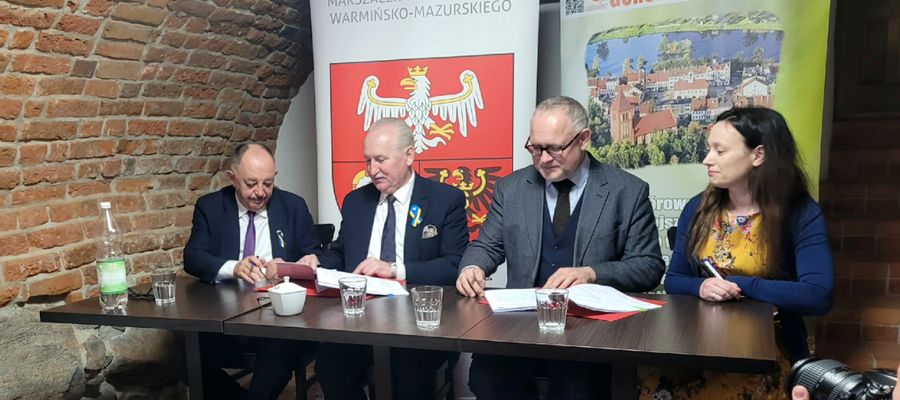 Podpisanie umowy o dofinansowanie termomodernizacji budynku Szkoły Podstawowej przy ul. Szkolnej
