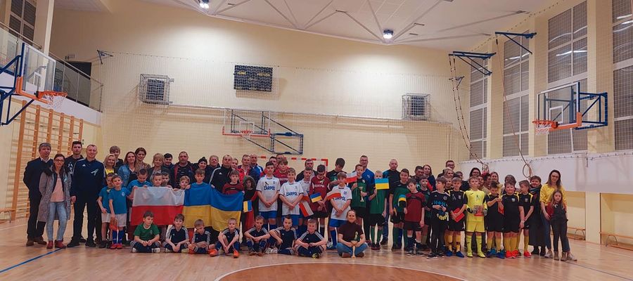 Rozgrywki Sportowe w ramach akcji "Solidarni z Ukrainą" odbyły się w piątek (4 marca) w sali gimnastycznej "Starego Ogólniaka" ( I Liceum Ogólnokształcącym w Piszu)
