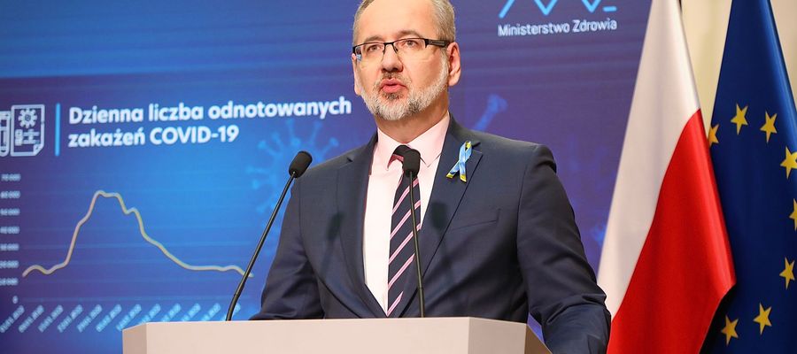 Minister Adam Niedzielski ogłosił, że maseczki nie będą obowiązkowe